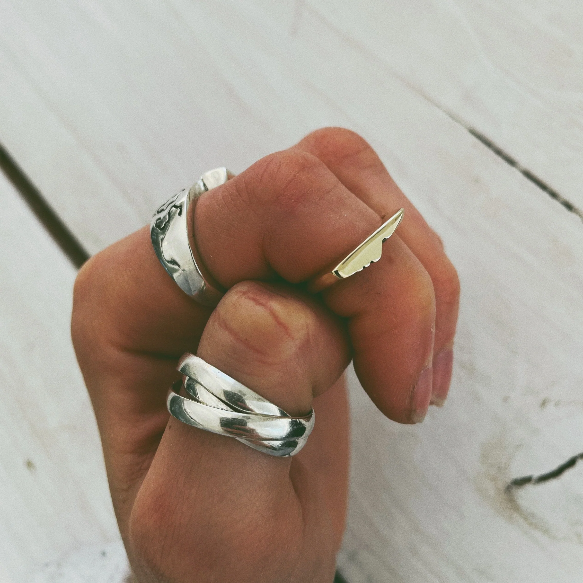 9ct Eco Gold Silhouette Ring - Image 3