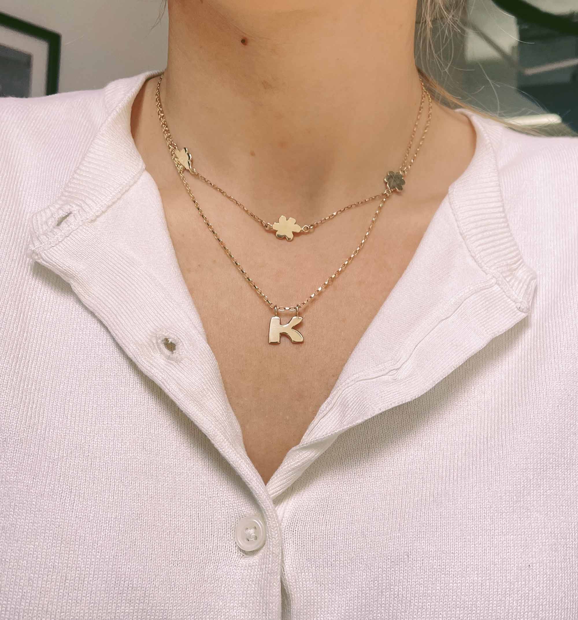 9ct Gold Flower necklace - Image 3