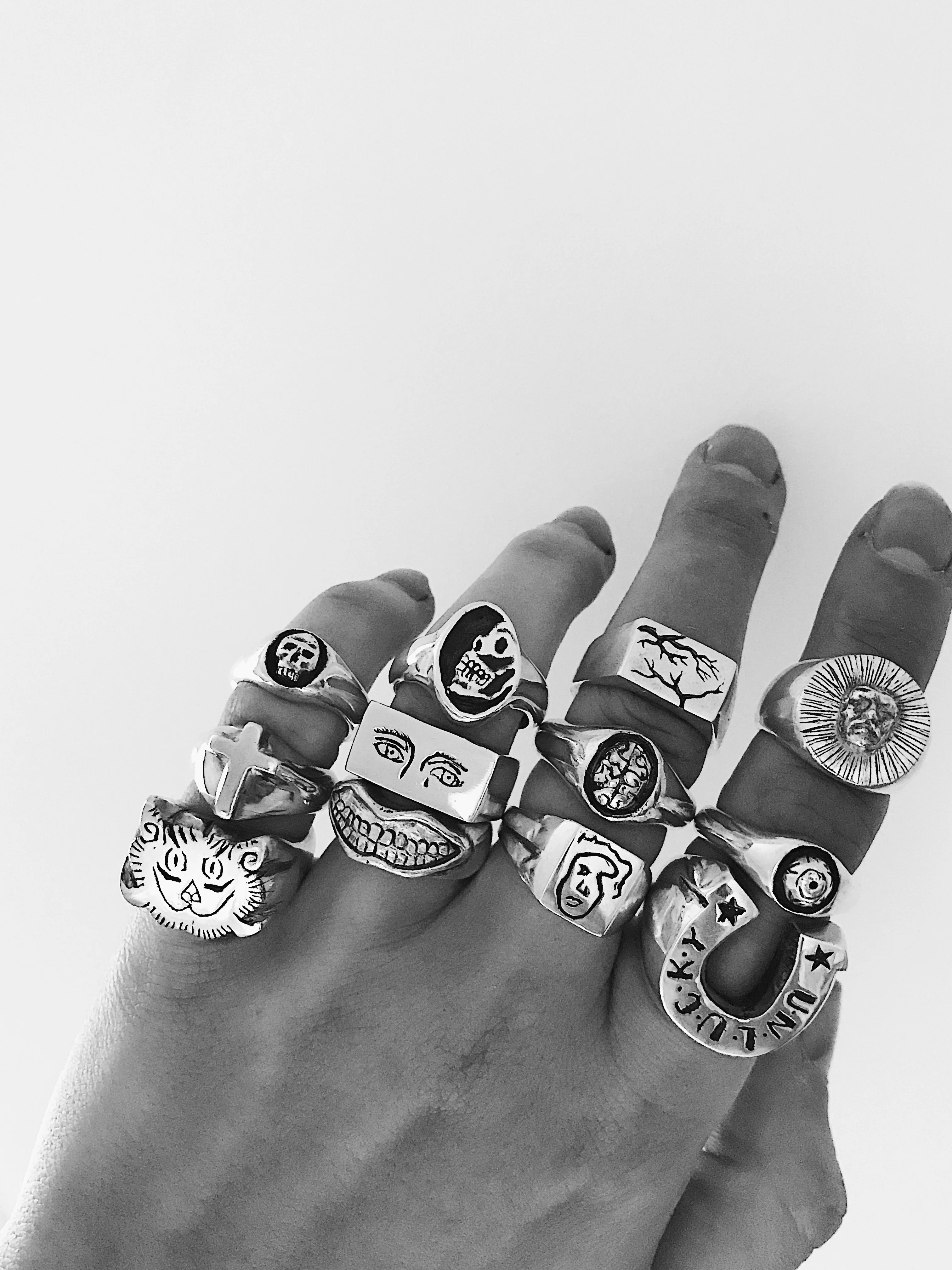 Abstract Face Ring - Image 4