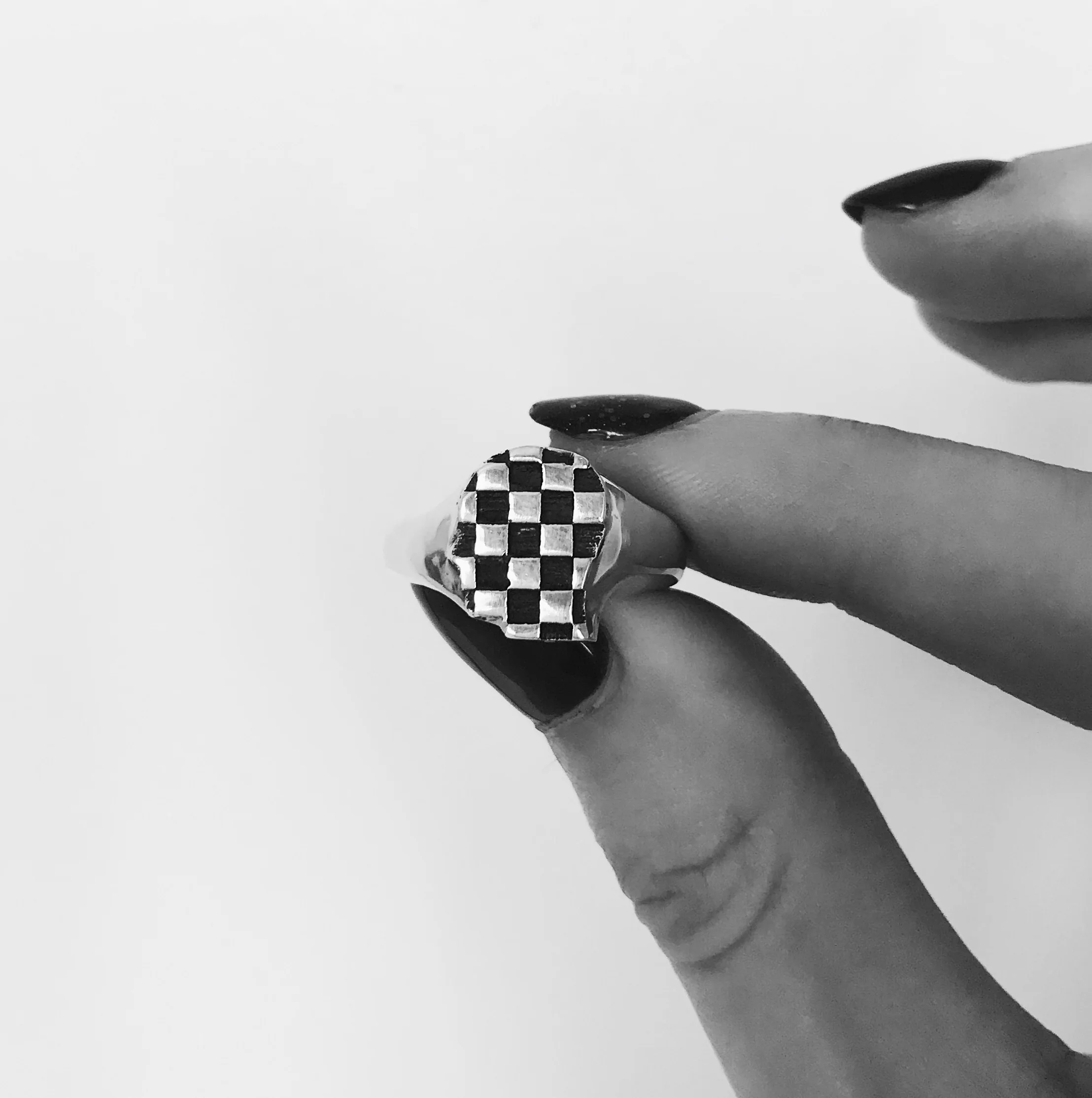 Chequered Head Ring - Image 8
