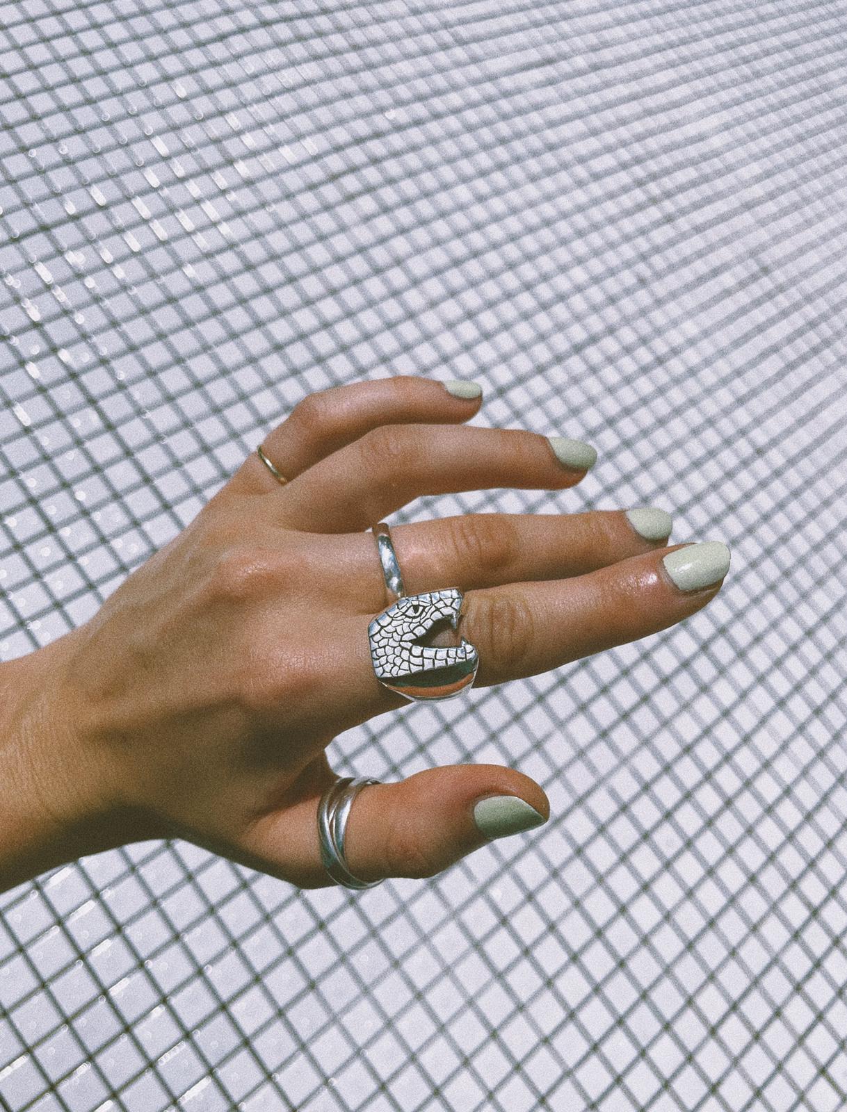 Fang Toothed Snake Ring - Image 6