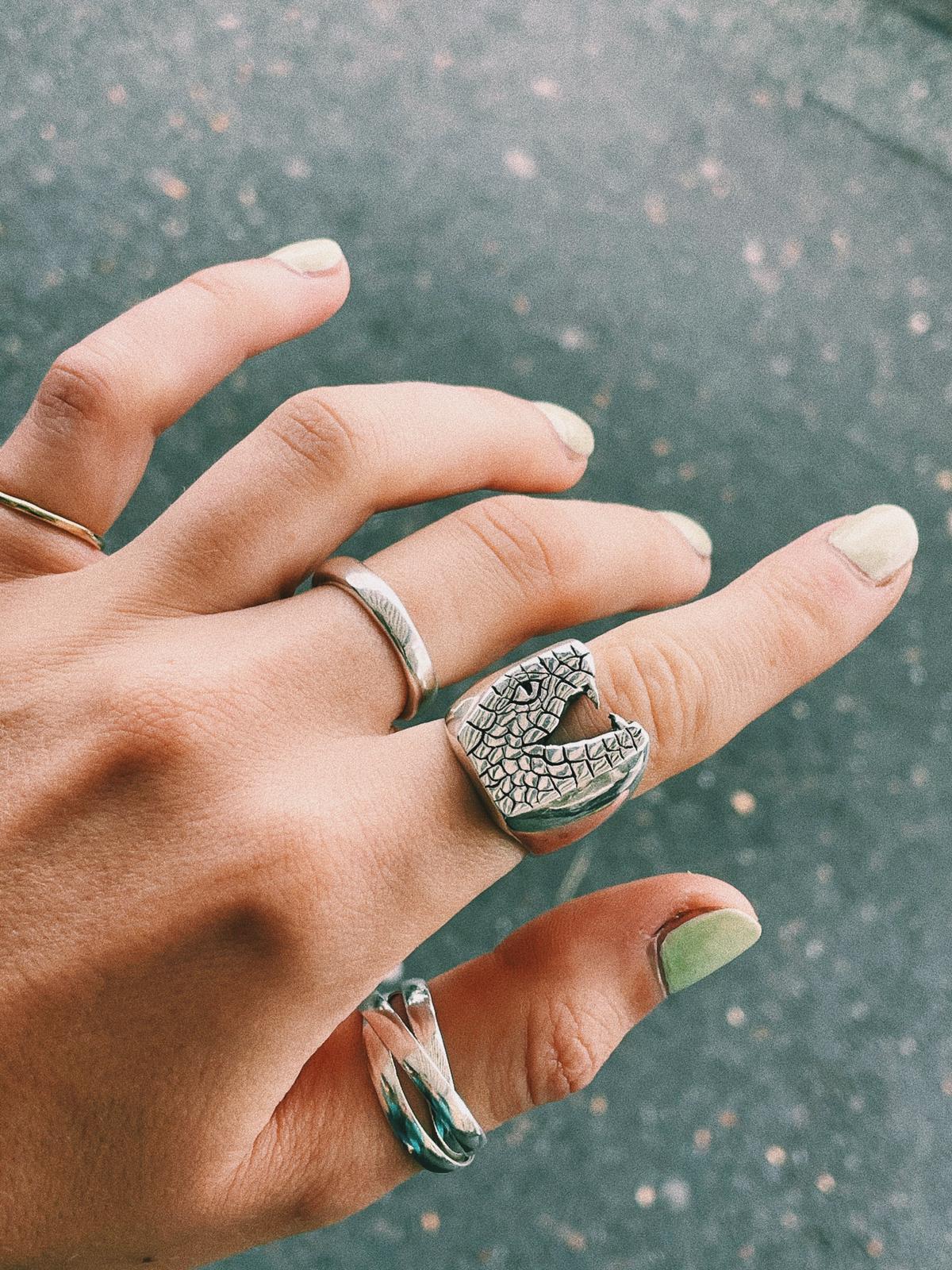 Fang Toothed Snake Ring - Image 7