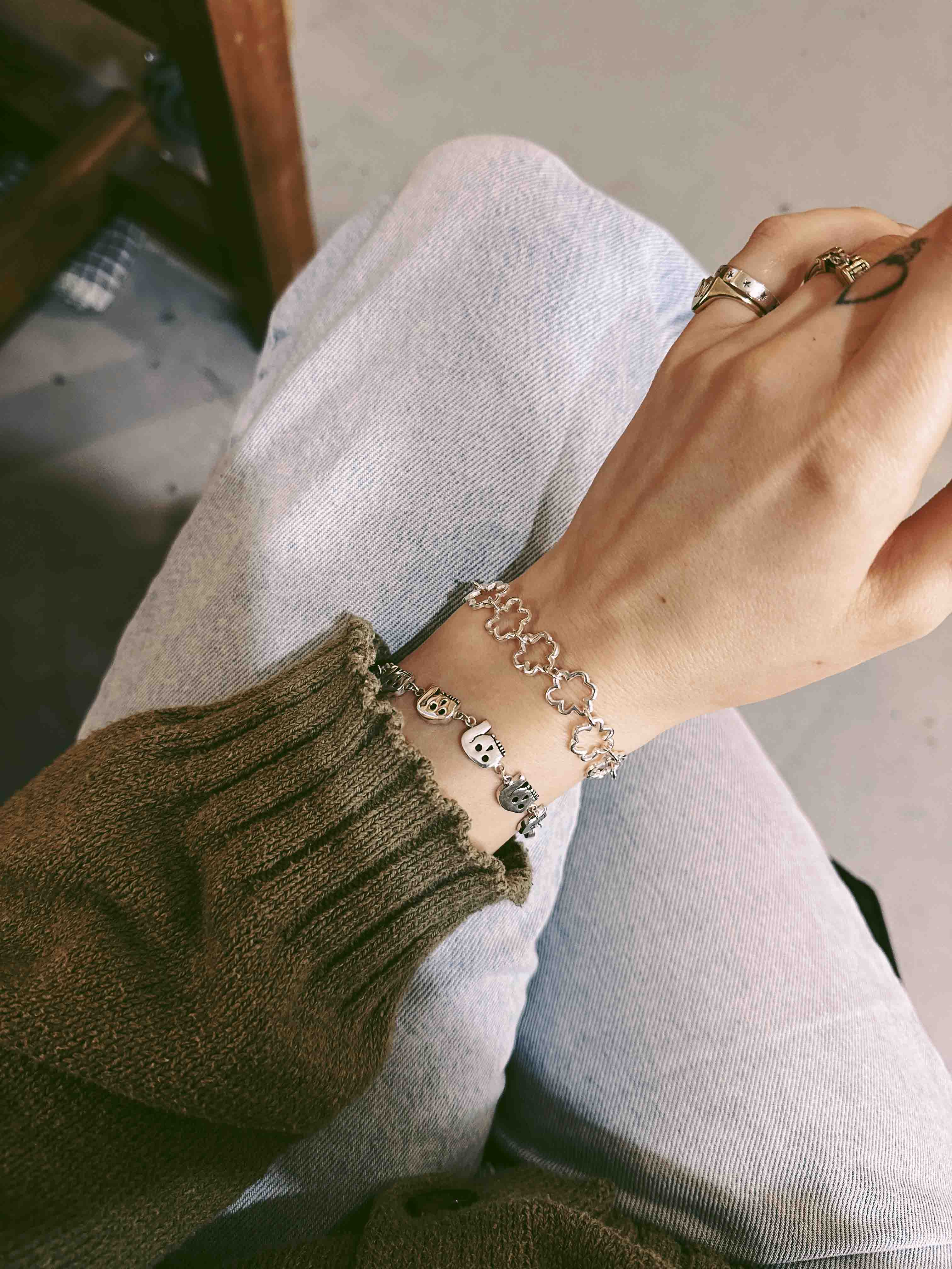 Flower Link Chain Bracelet - Image 4