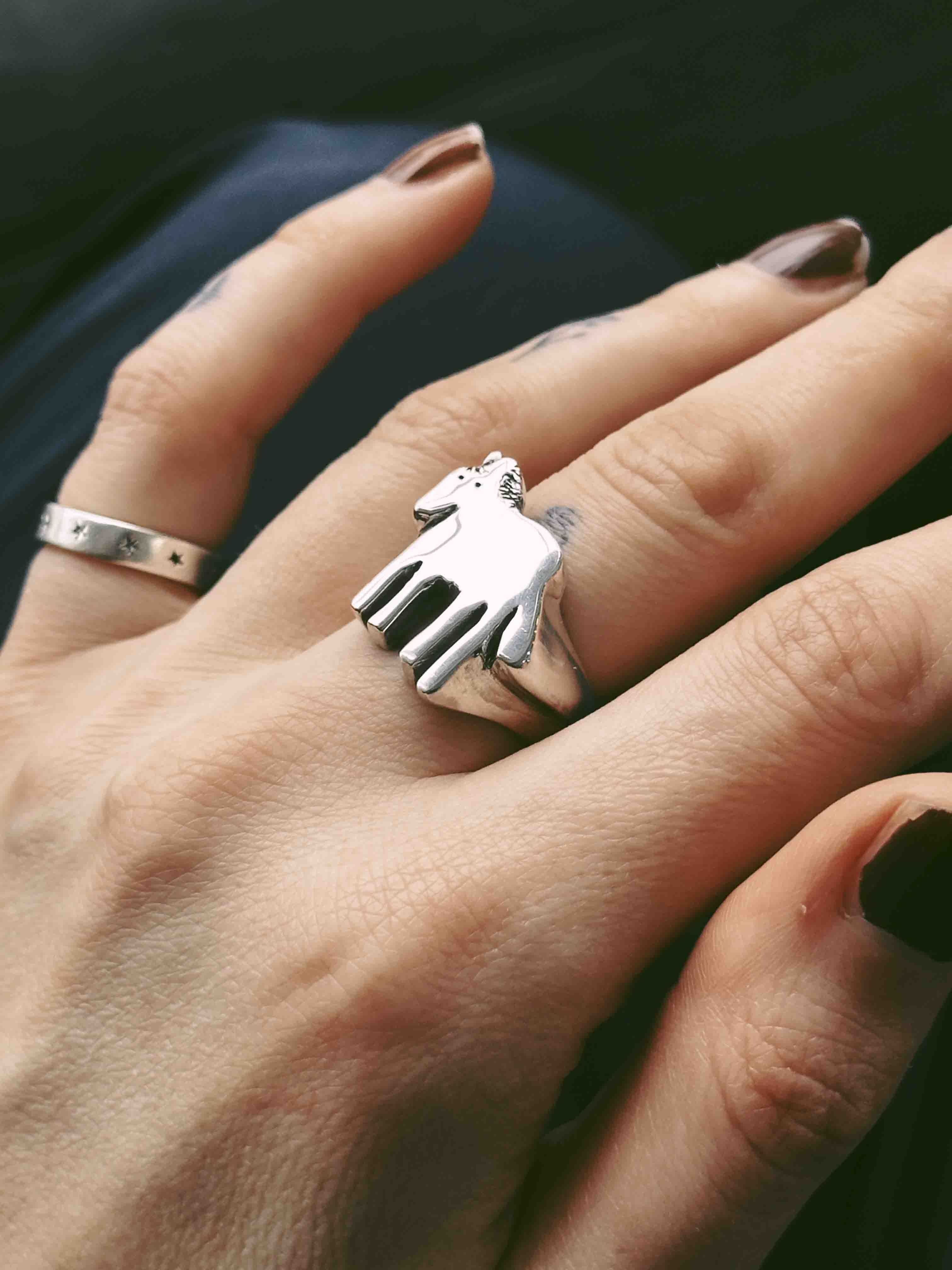 Horsey Signet Ring - Image 3