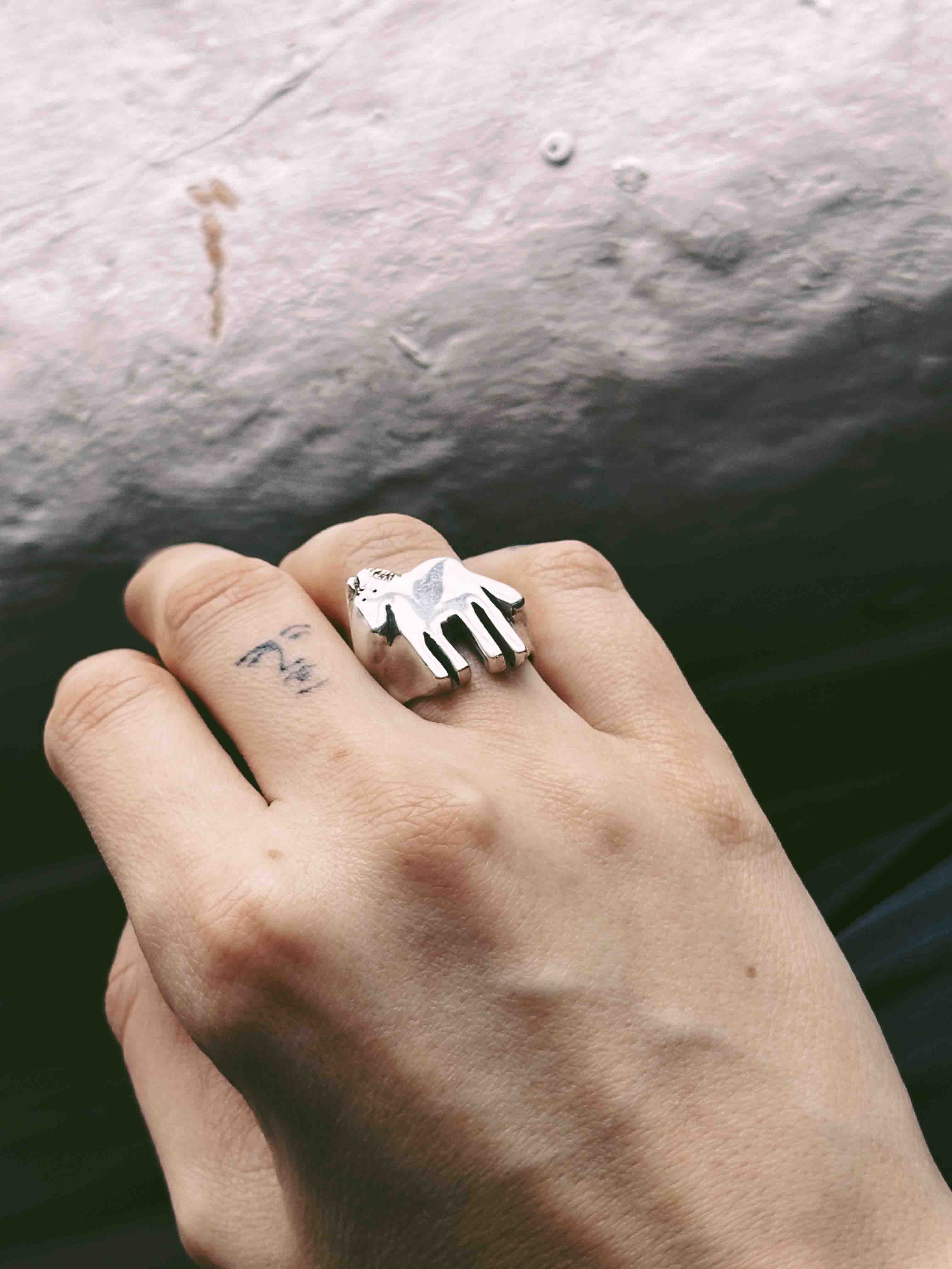 Horsey Signet Ring - Image 4