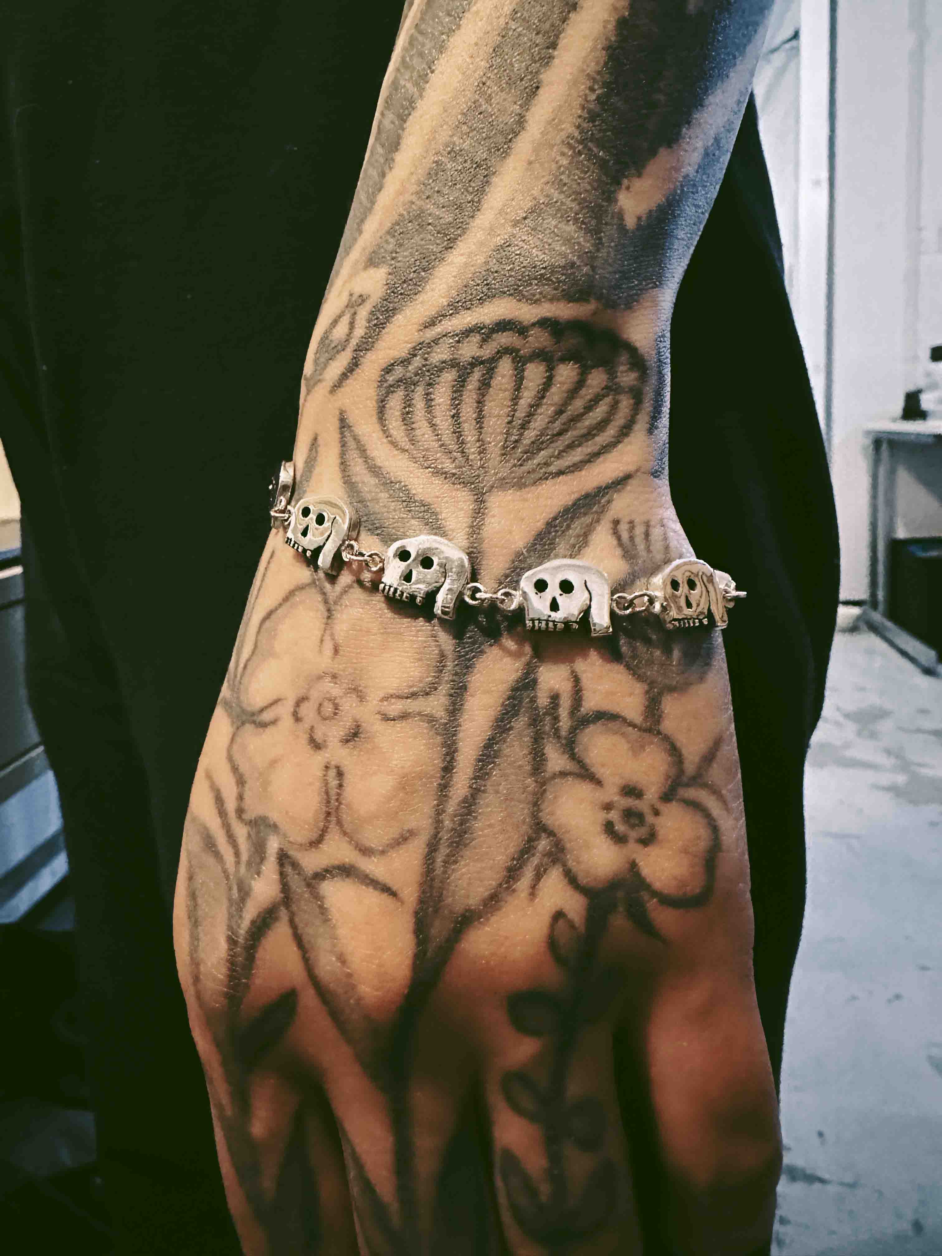 Ogling Skull Bracelet - Image 2