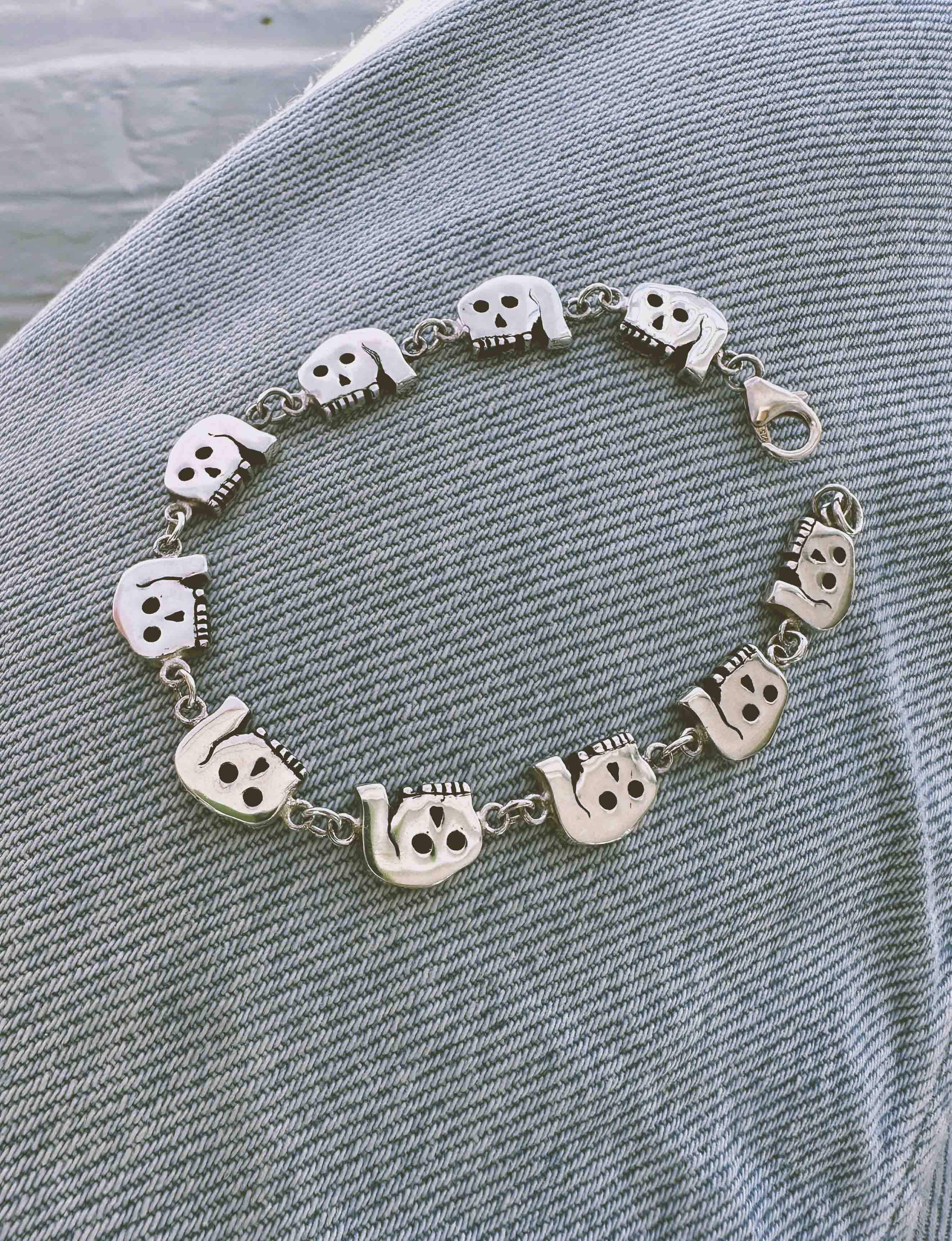 Ogling Skull Bracelet - Image 5