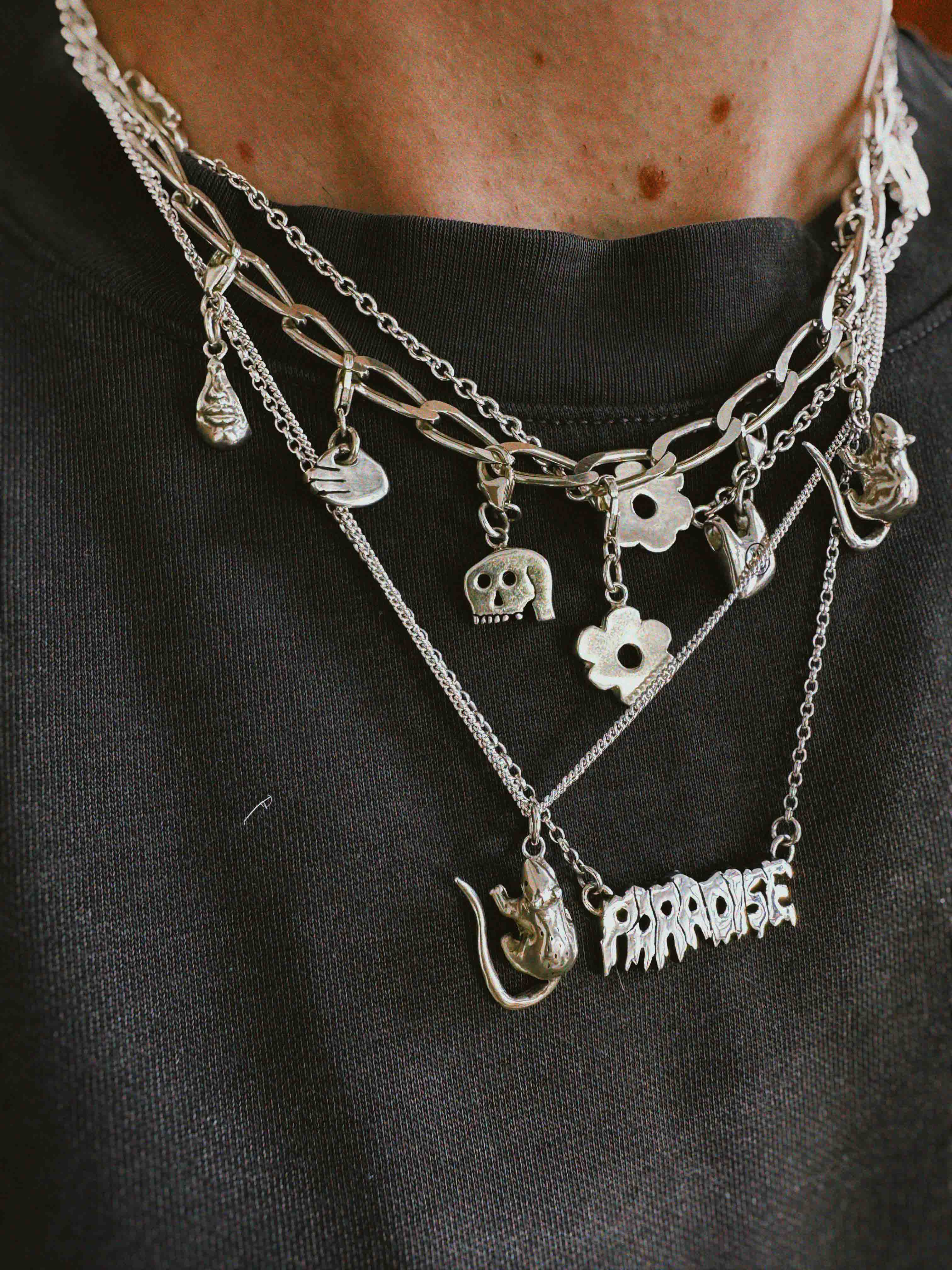 Ogling Skull Charm - Image 4