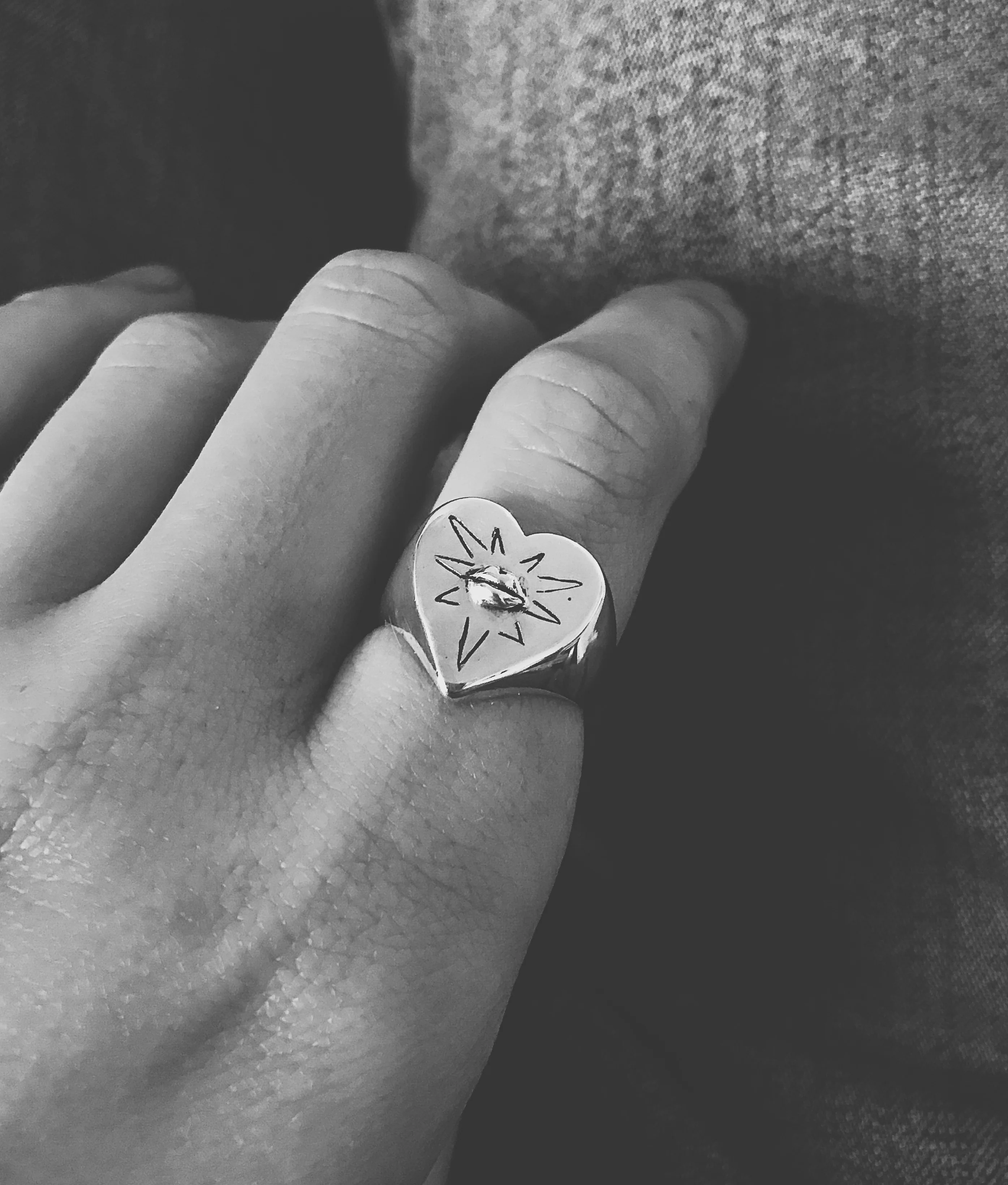 Smoochy Heart Ring - Image 3