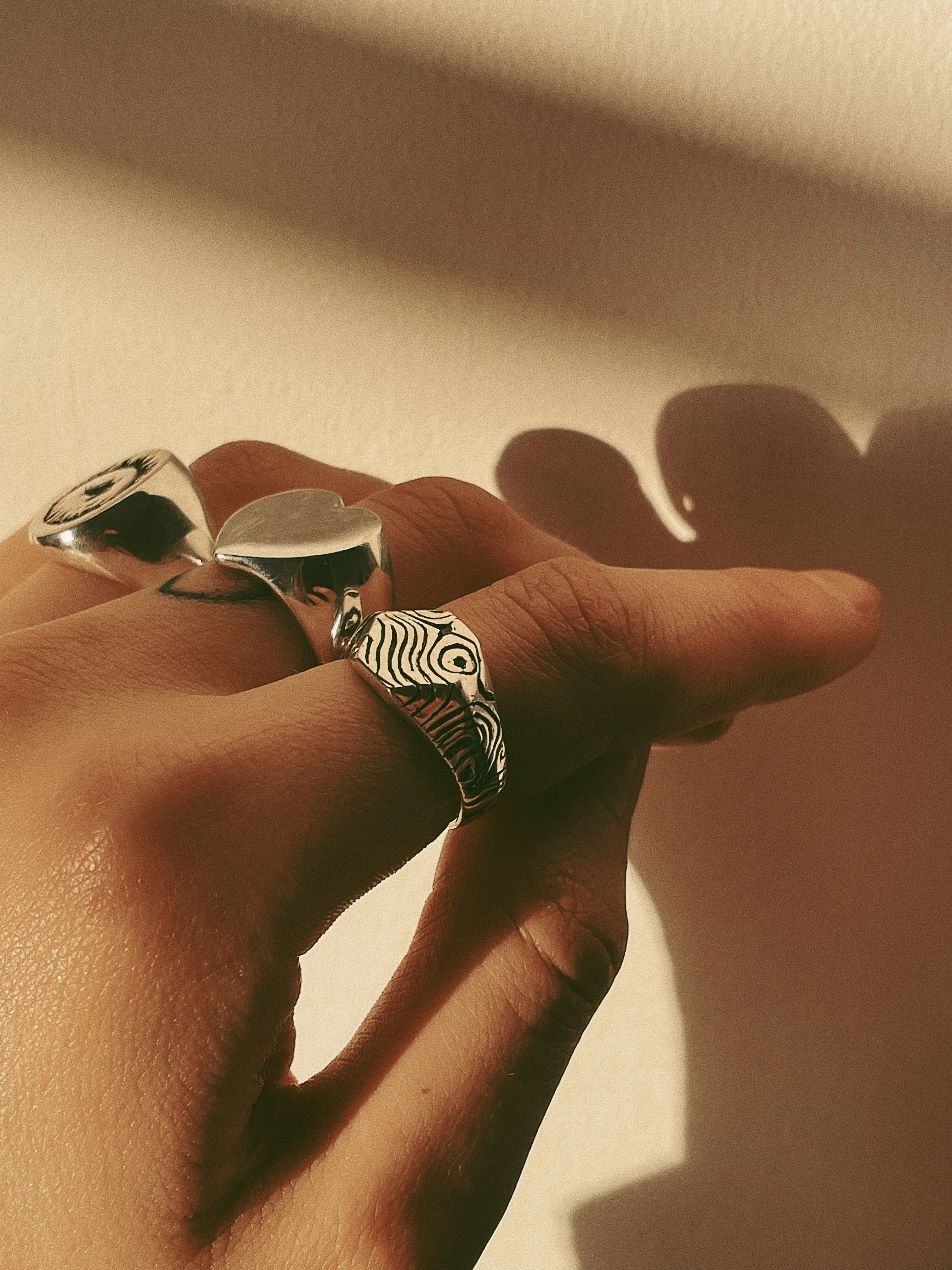 The Wavy Hexagon Ring - Image 3