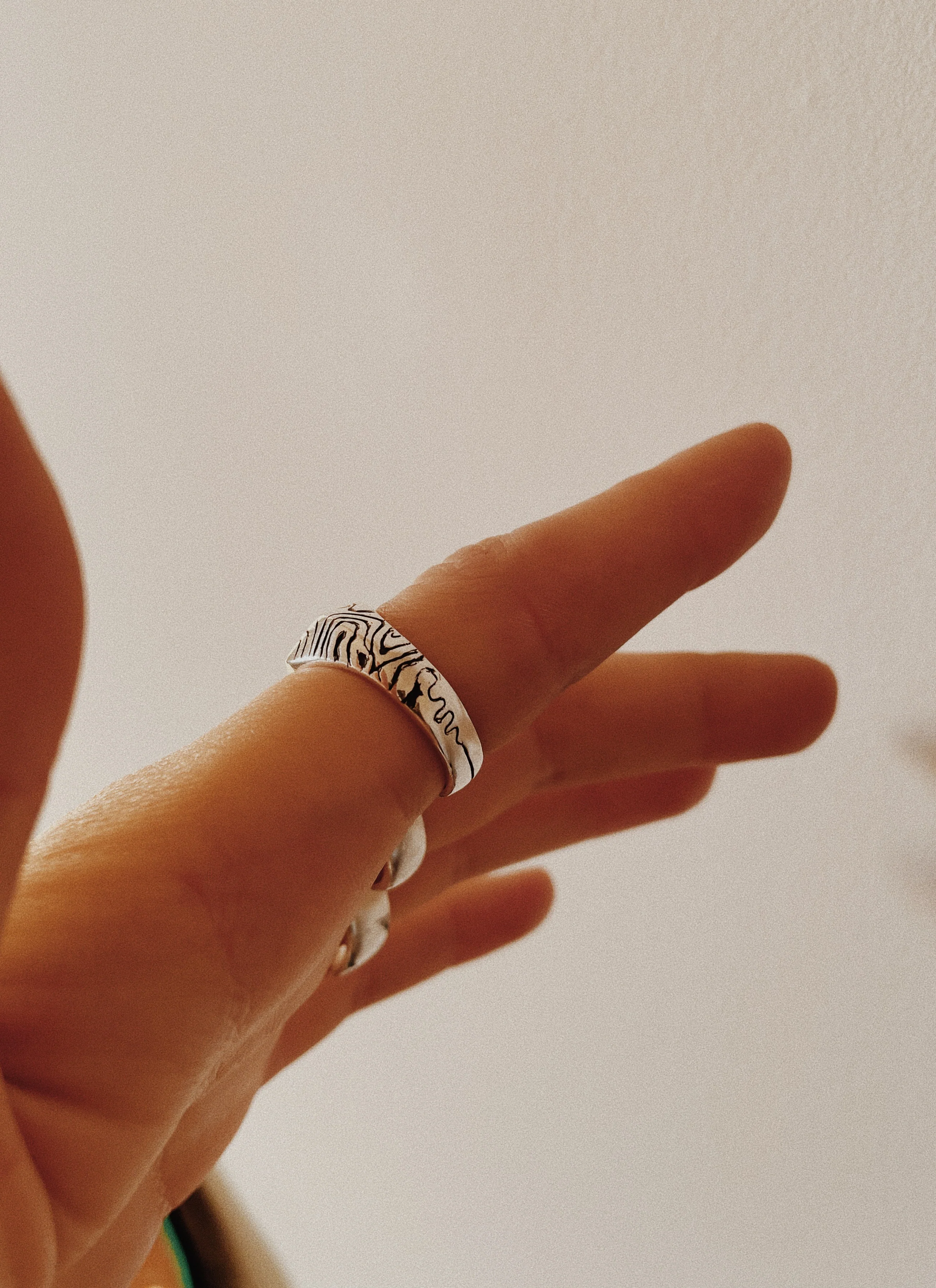 The Wavy Hexagon Ring - Image 5