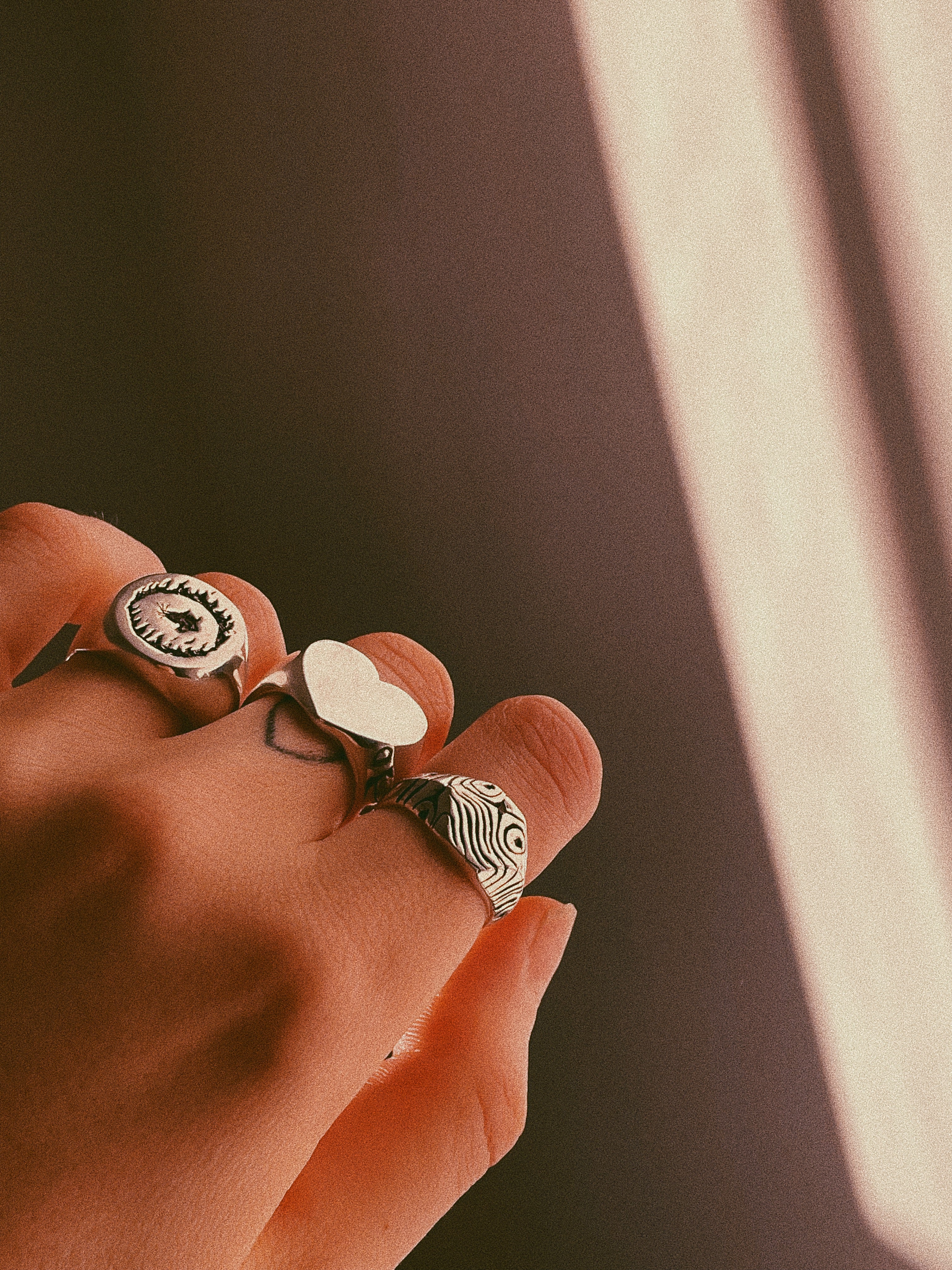 The Wavy Hexagon Ring - Image 6